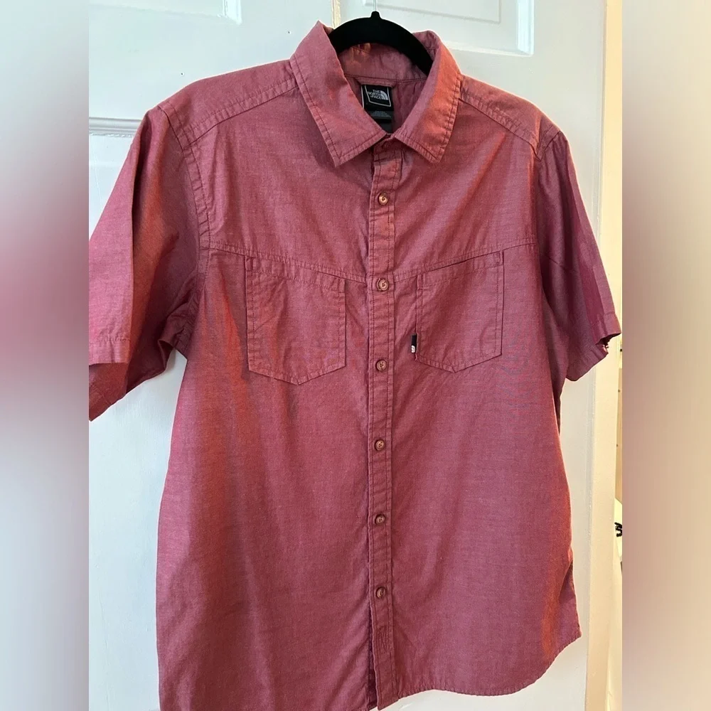 The North Face Men’s Shirt | Short-sleeved Button-up Size Small | Red